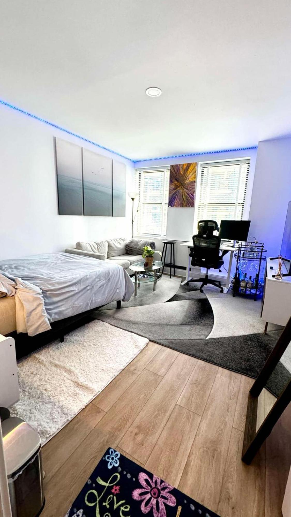 Spacious Master Bedroom In A 3Bedroom Apartment Next To Empire State Building With Great Street View - Available For 2Months Subletting New York Exterior photo